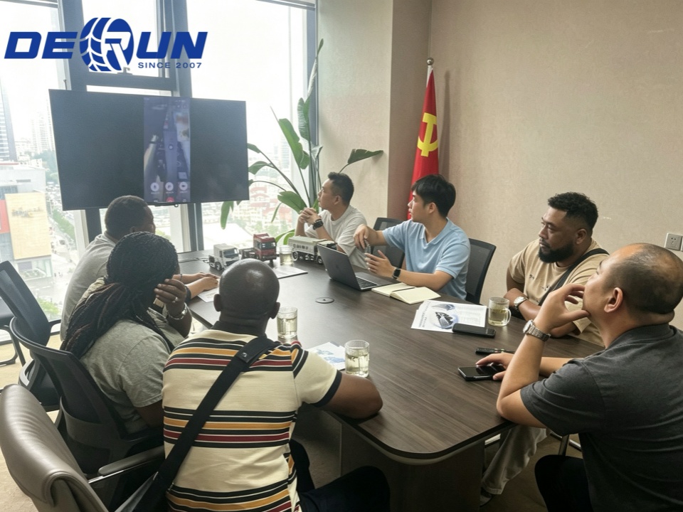 Derun Auto Ghana осигурява голяма поръчка: 25 единици самосвали TX 6x4 Derun Auto Ghana осигурява голяма поръчка: 25 единици самосвали TX 6x4